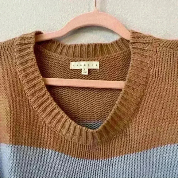 PROMESA- Color Block Sweater Sz Large ( pink, purple) - Picture 2 of 12